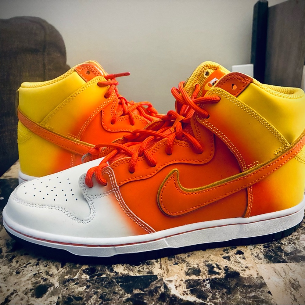 Nike SB Dunk High Sweet Tooth Candy Corn